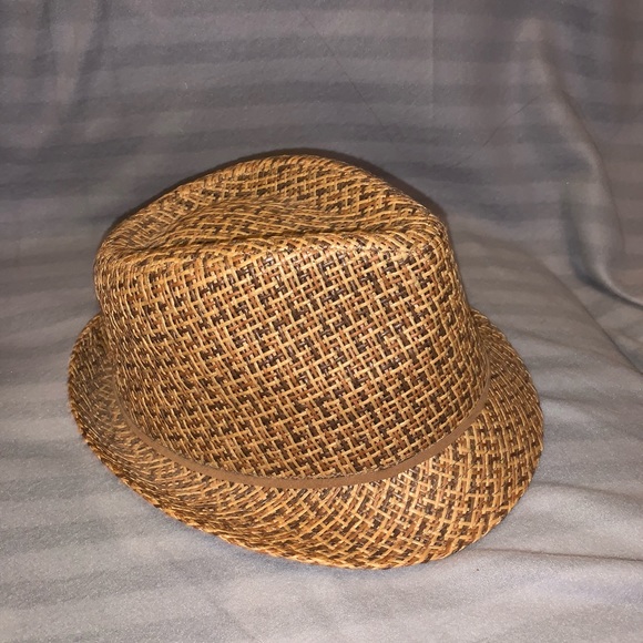 Jacobson Fedora tan straw hat with a tie and small feather to add style - Picture 4 of 7